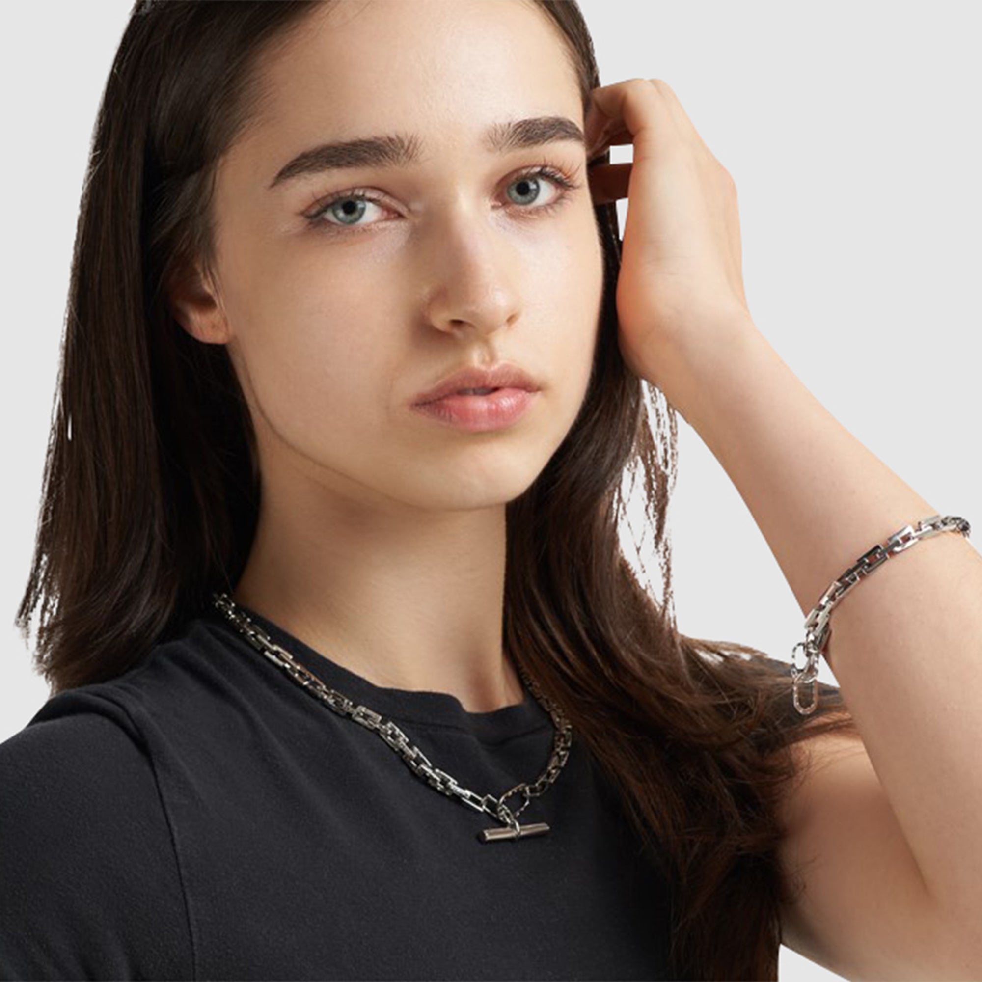 月亮和星星雕刻颈链