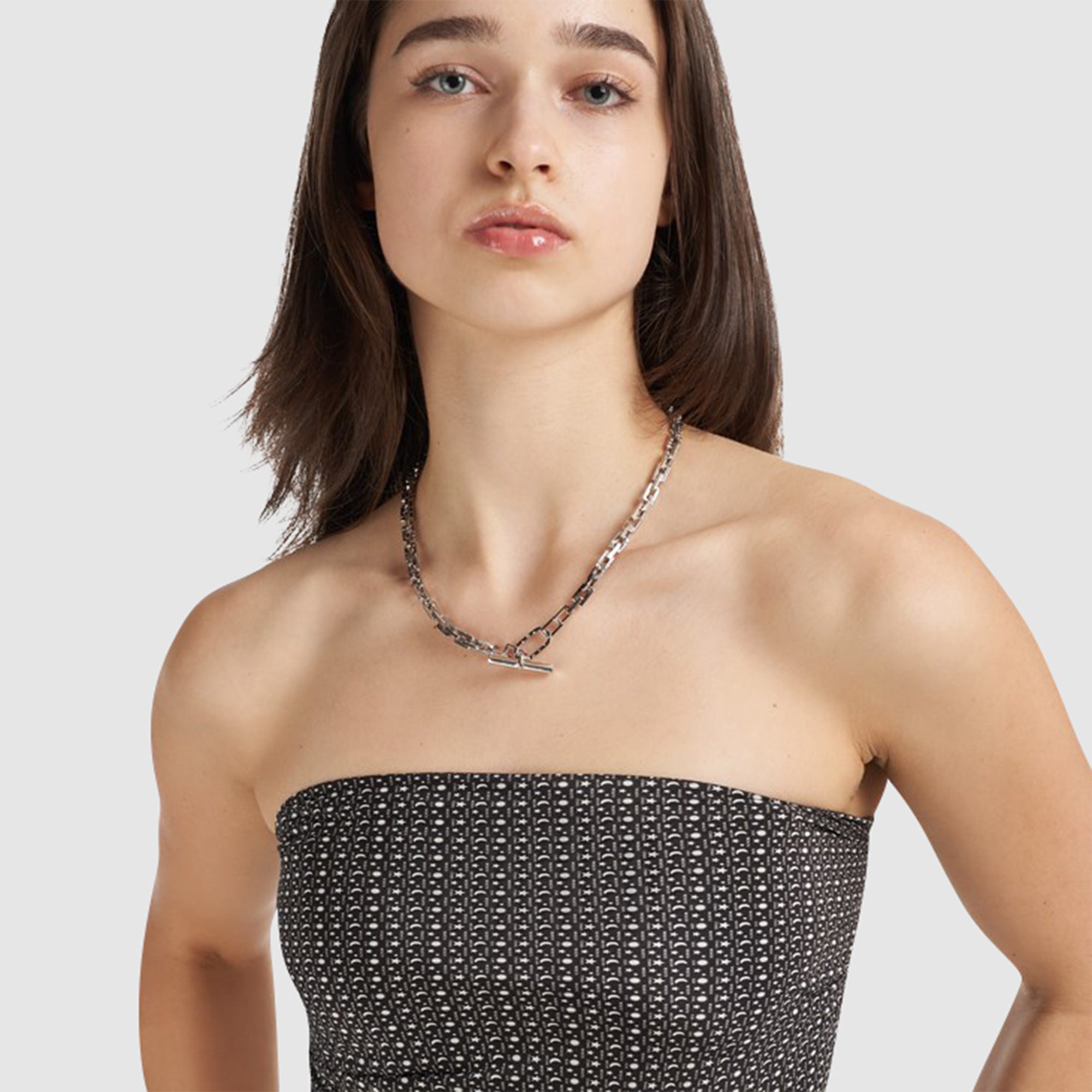 月亮和星星雕刻颈链